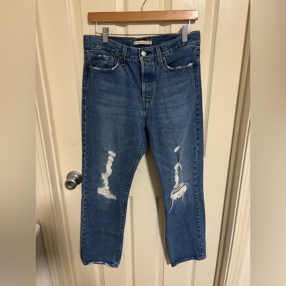 Levi’s Wedgie Straight Jeans – Premium Distressed – Size 29 - Picture 2 of 8
